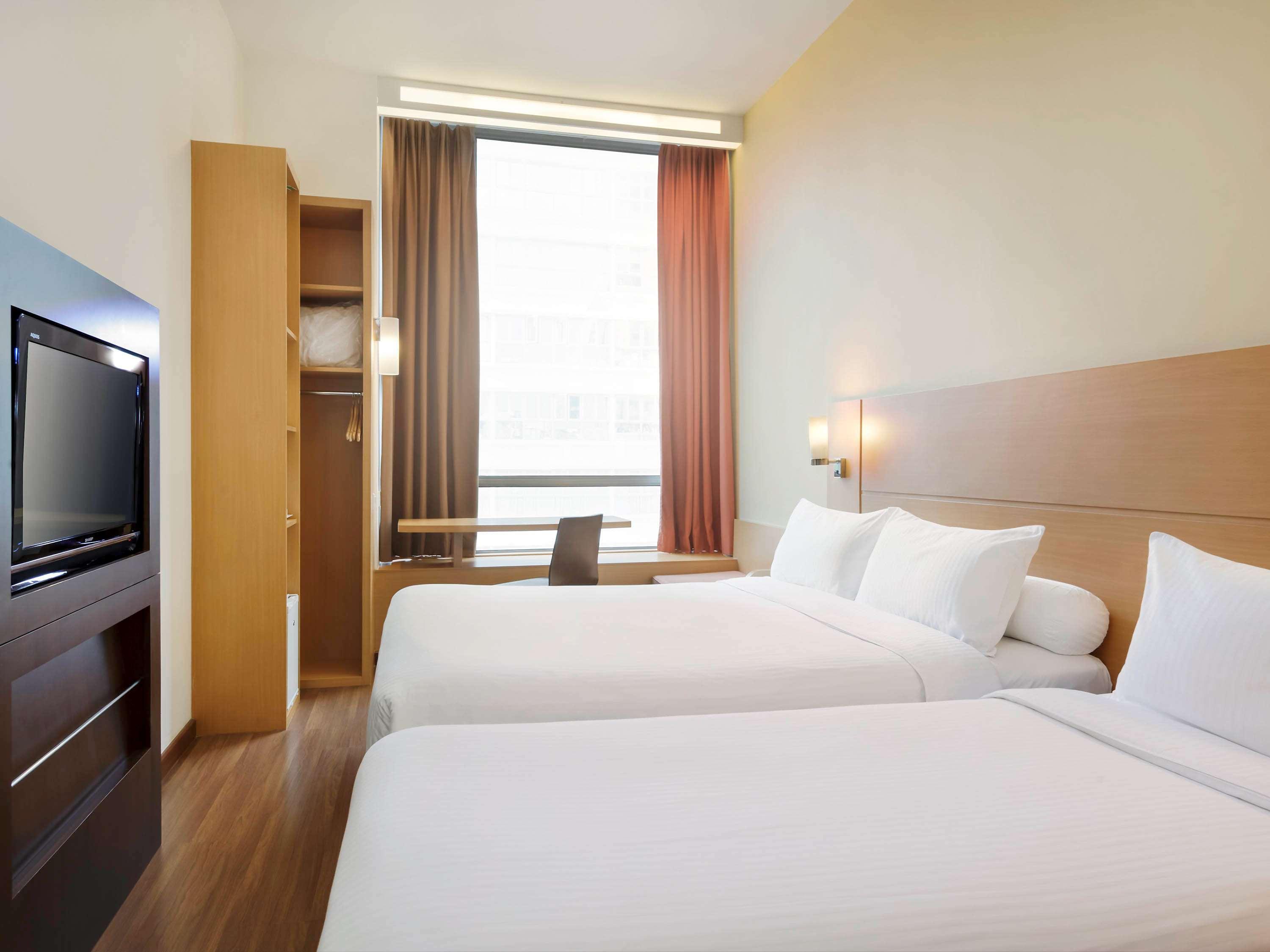 Ibis Singapore Novena Exterior photo
