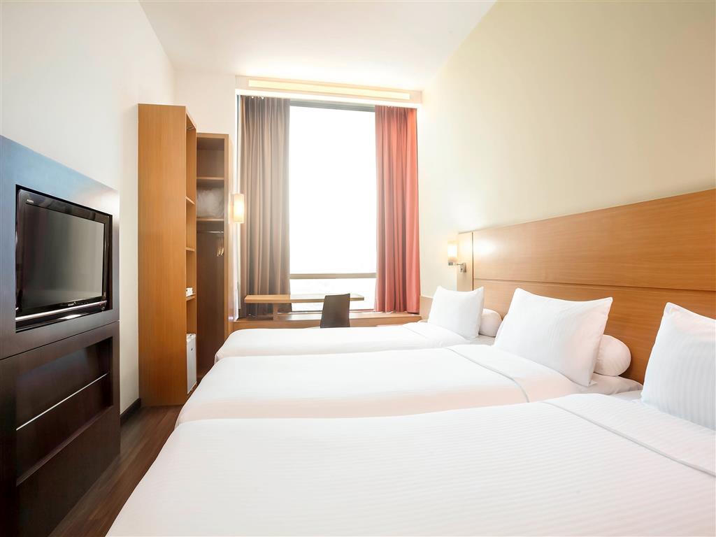 Ibis Singapore Novena Exterior photo