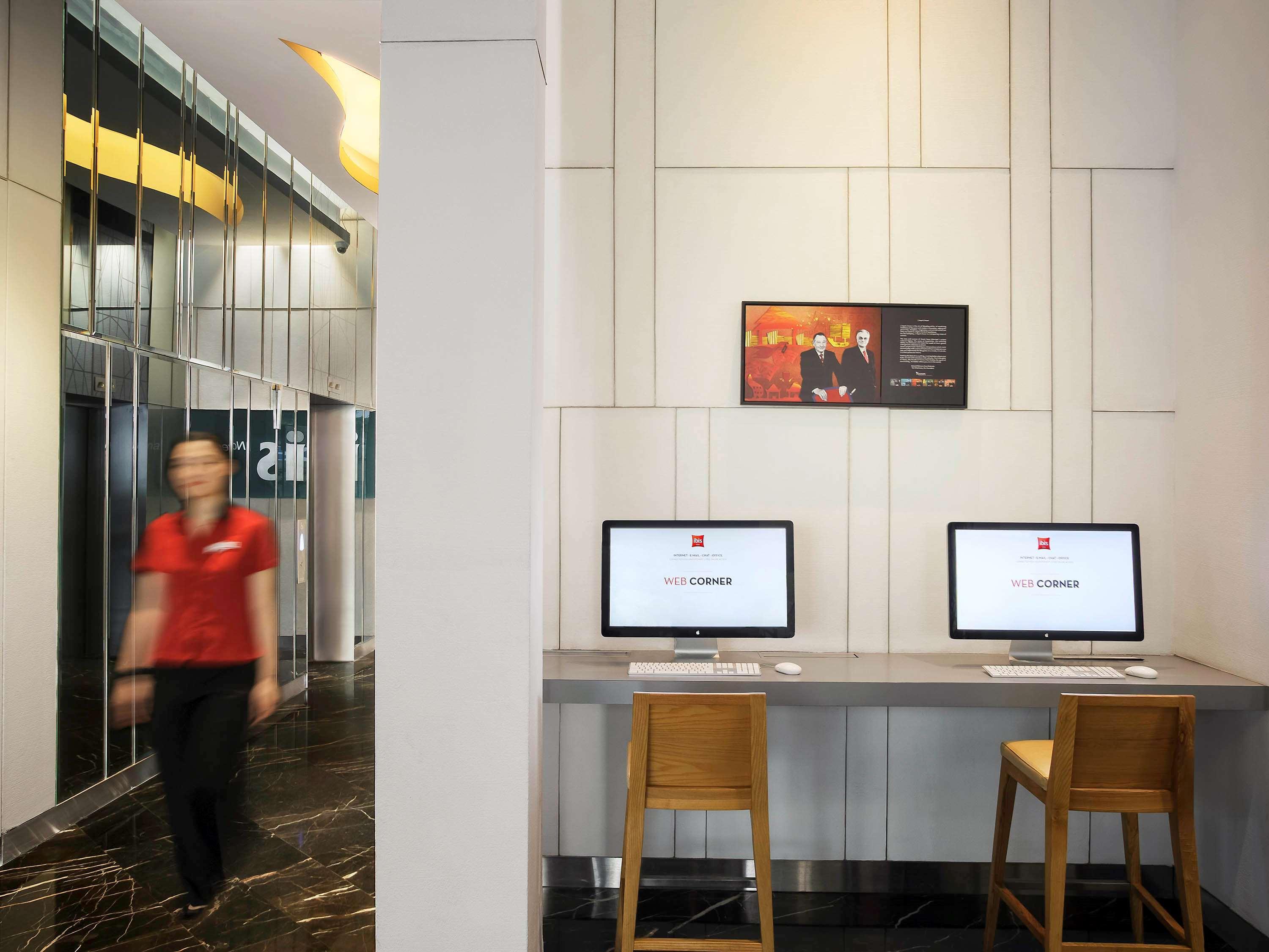 Ibis Singapore Novena Exterior photo