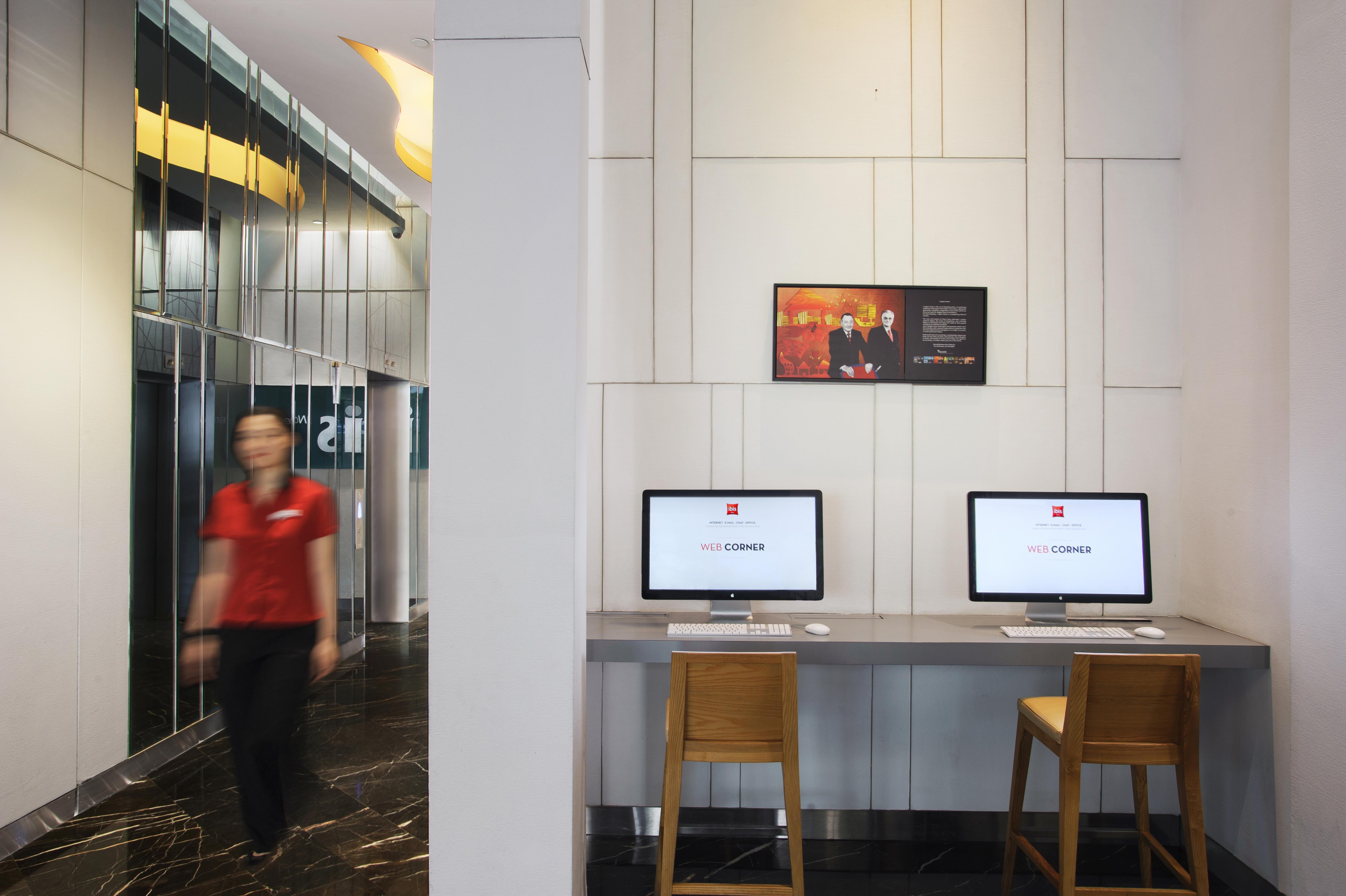 Ibis Singapore Novena Exterior photo