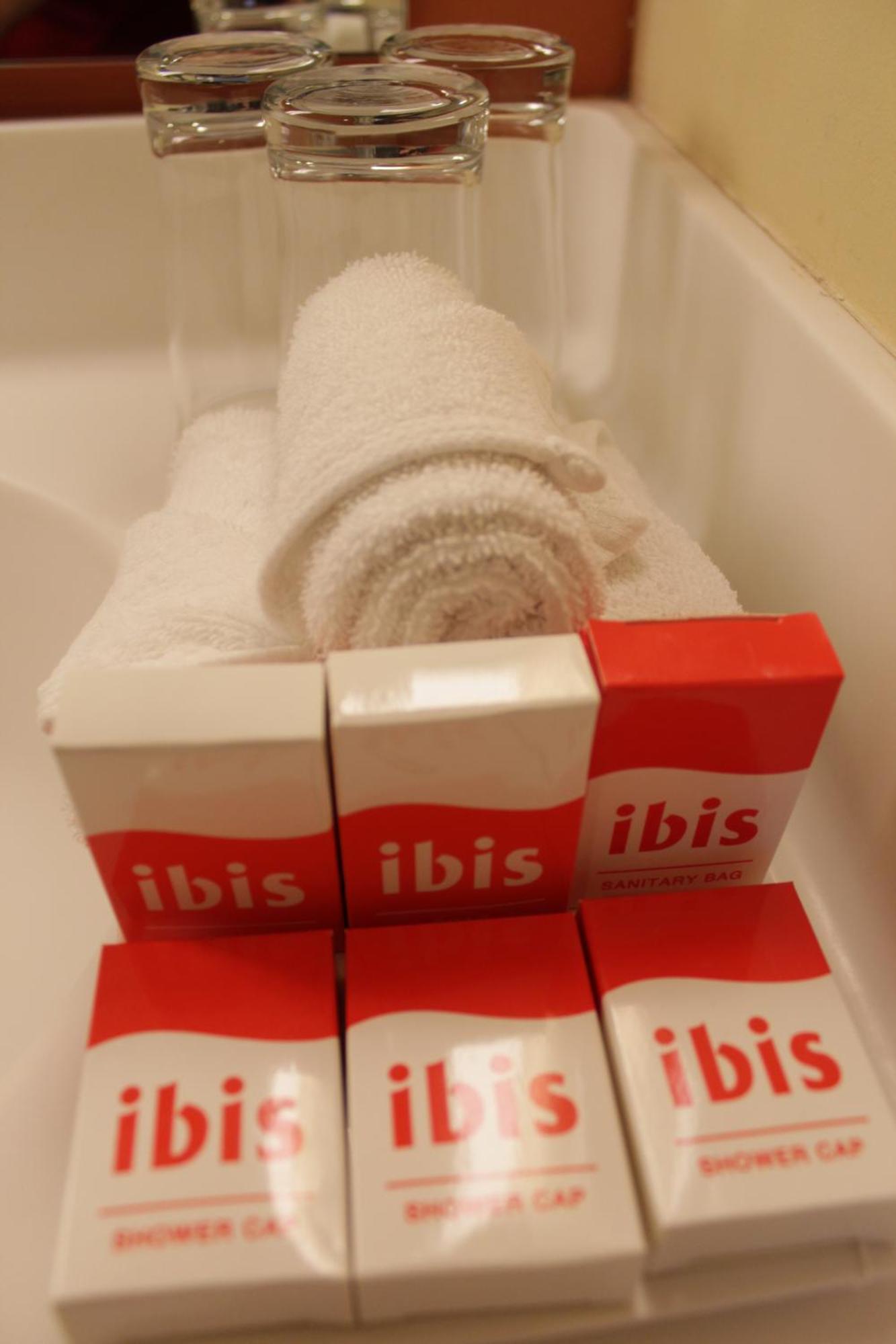 Ibis Singapore Novena Exterior photo