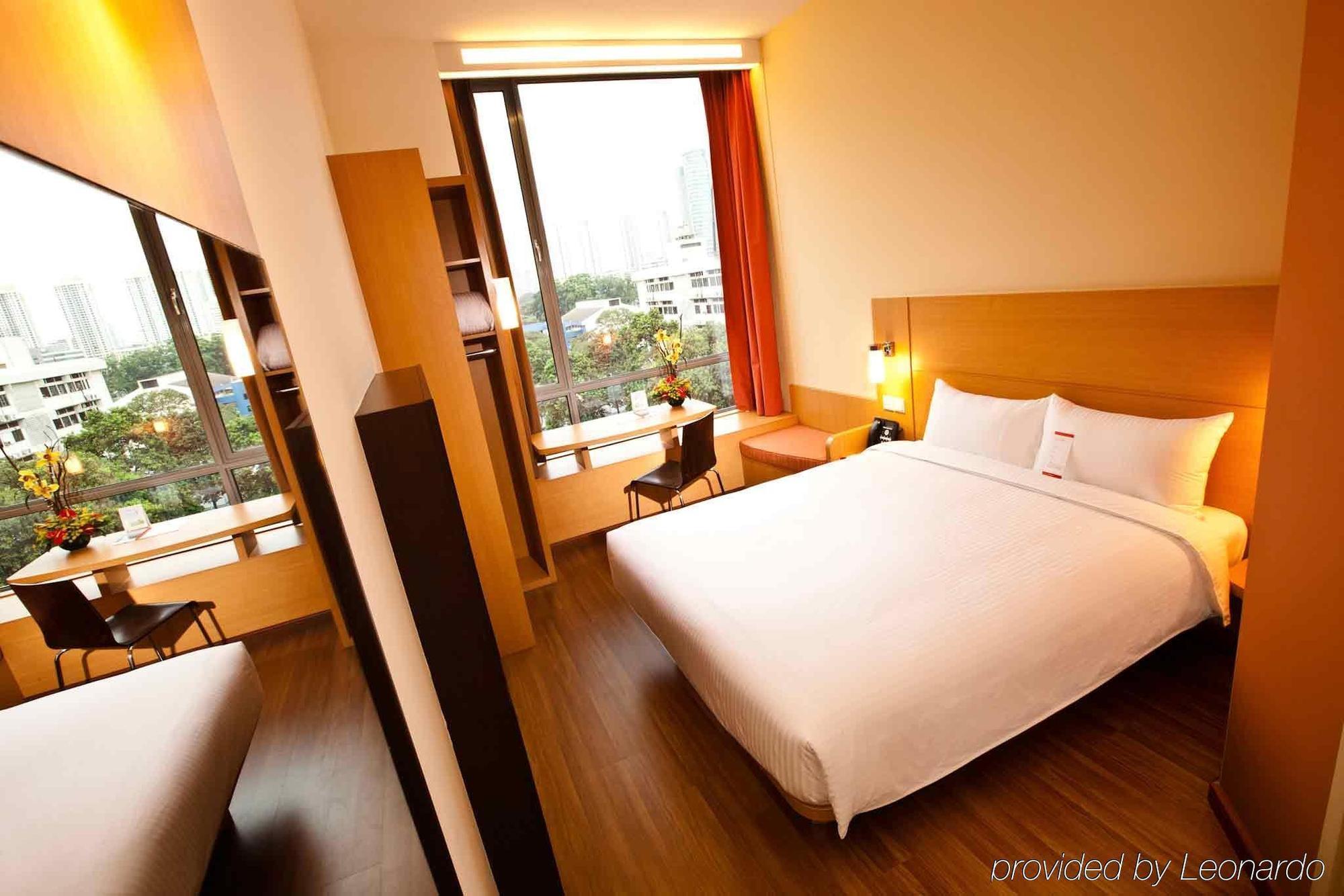 Ibis Singapore Novena Room photo