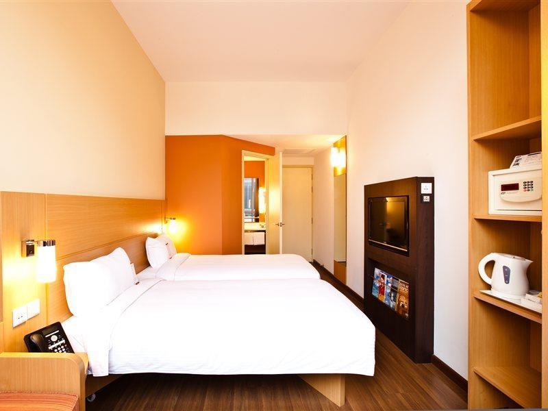 Ibis Singapore Novena Exterior photo