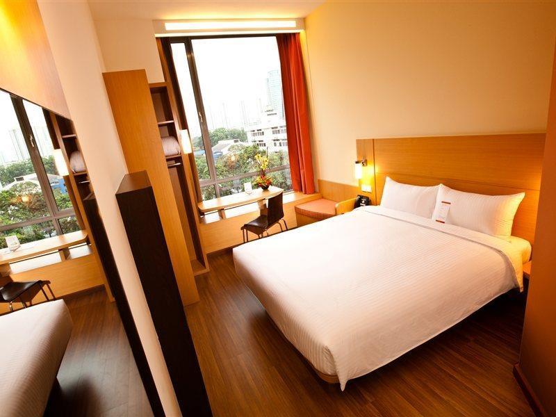 Ibis Singapore Novena Exterior photo