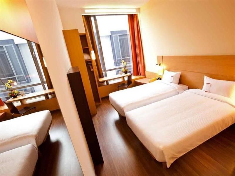 Ibis Singapore Novena Exterior photo