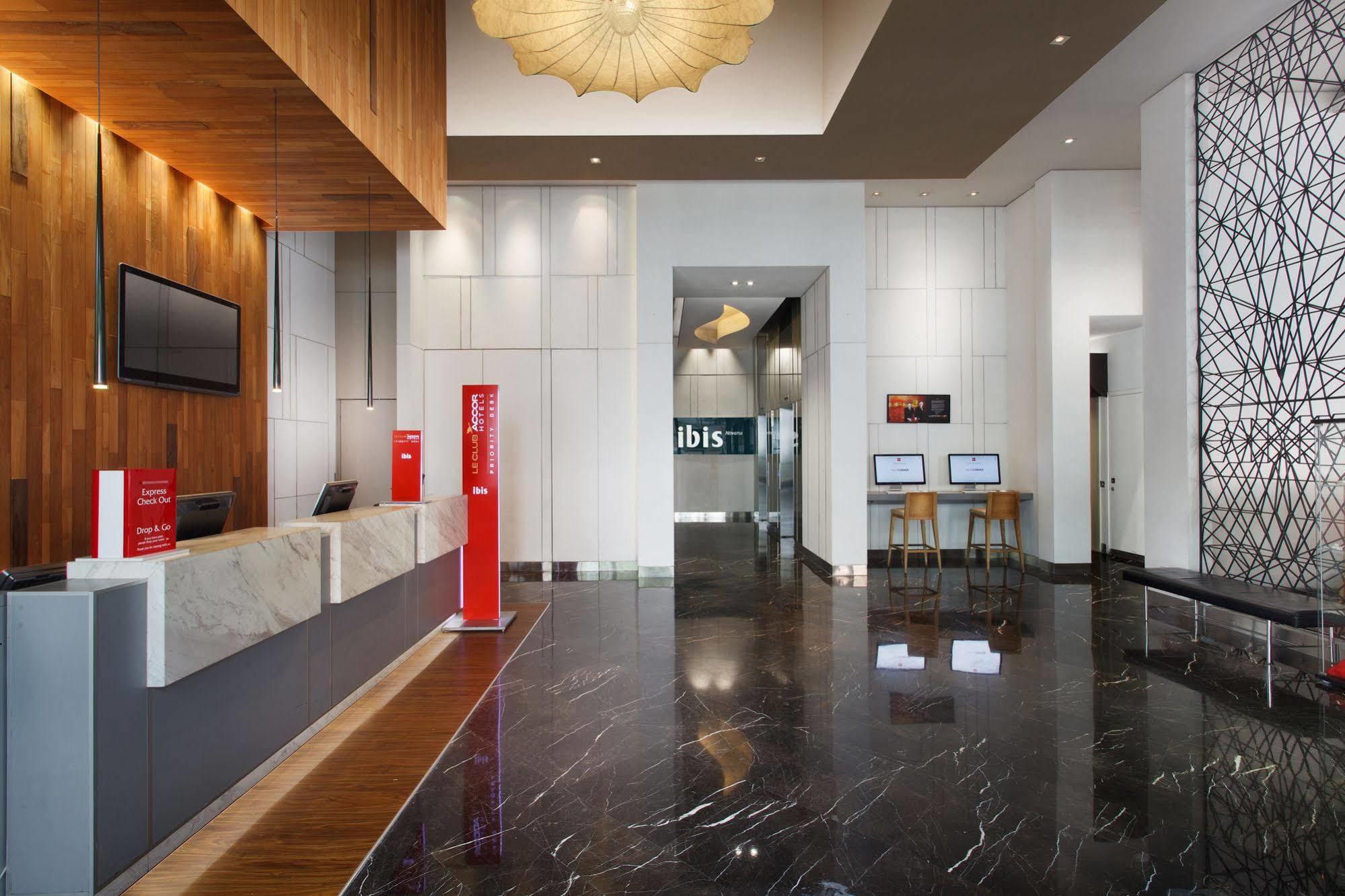Ibis Singapore Novena Exterior photo